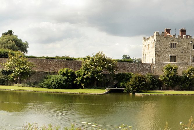 Dover Shore Excursion:Post-Cruise Tour to London via Canterbury and Leeds Castle - Leeds Castle: Included Entry, Palace Rooms, Dog Collars, and the Maze Factor
