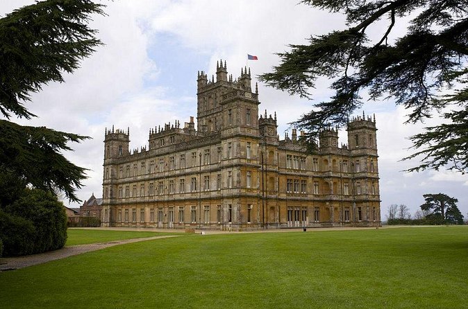 Downton Abbey and Highclere Castle Tour from London - Getting there and leaving: comfort matters on a 10-hour day