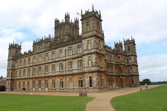 Downton Abbey and Village Small Group Tour from London - What the Guide Adds on Both Legs of the Trip