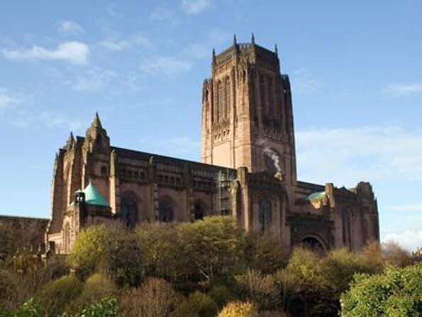 Downtown Liverpool Walking Tour - In Spanish - Key things that make this walk work