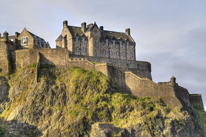 Edinburgh Rail Trip from London with Castle entry and Hop-on Hop-off bus - Key highlights at a glance