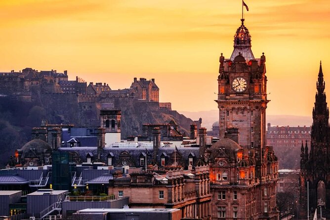 Edinburgh Rail Trip from London with Castle entry and Hop-on Hop-off bus - Unescorted and self-led: freedom comes with you holding the clock