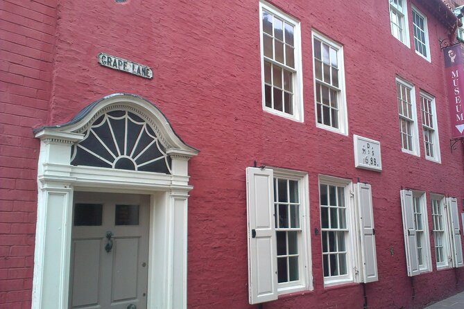 Essential Whitby: Discover the town’s legends on a self-guided audio tour - VoiceMap offline mode: the real reason this tour works well