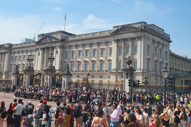 Exciting Full Day Walking Tour - See All London Sites - Piccadilly Circus, the quick West End hit