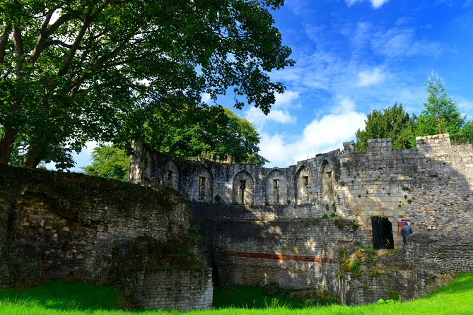 Exclusive York - Private Personally-Designed Walking Tour - King’s Manor: where royal power leaves footprints