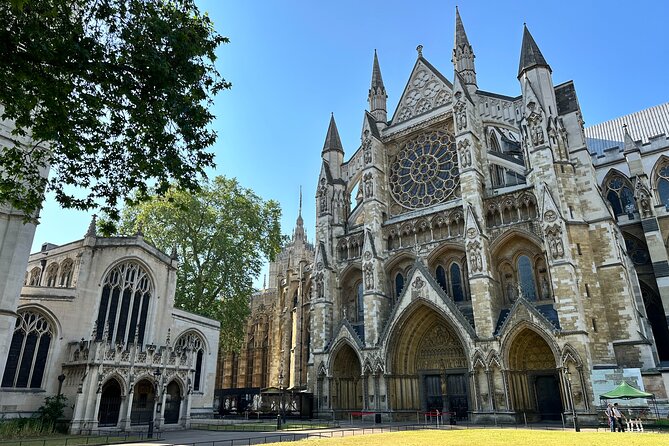 Fast Access Westminster Abbey Private Tour with a London Blue Badge Guide - Inside Westminster Abbey: a guided route through the power centers