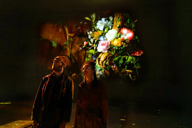 Frameless - Immersive Art Experience in London - Practical tips: shoes, lighting sensitivity, and comfort