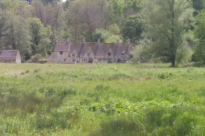 From London: Small-Group Cotswolds Villages Day Tour - Bourton-on-the-Water: bridges, riverside walks, and breathing room