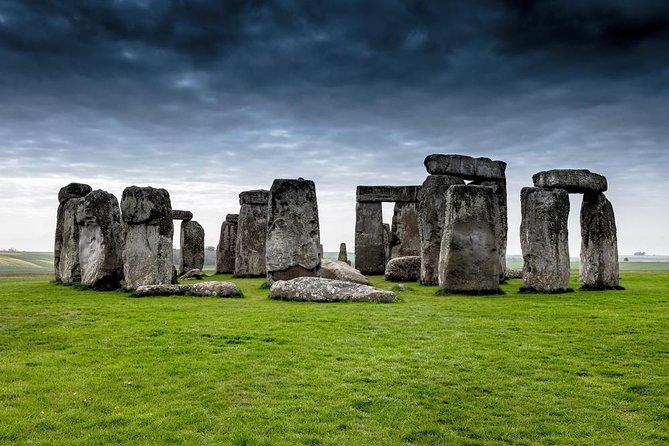 Full-Day Stonehenge and Avebury Tour from Glastonbury - Getting there smoothly from Glastonbury (and why it matters)