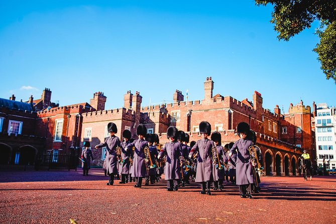 Full Royal Tour: Royal London & Buckingham Palace Tour - Westminster Abbey: Why This 1,000+ Year Stop Feels Different