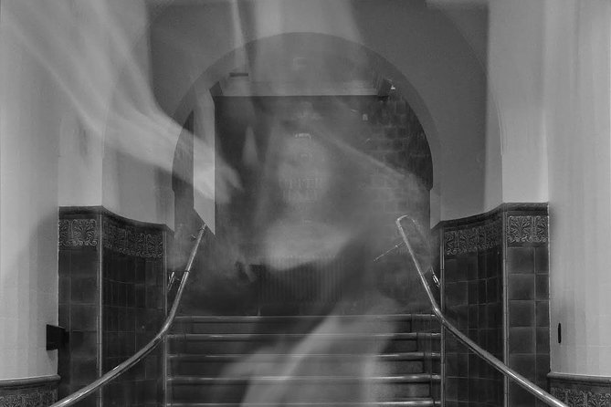 Ghastly Ghost Walking Tour in London - Why this 8:00 pm ghost walk feels so right in the City of London