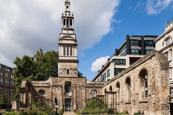 Ghastly Ghost Walking Tour in London - George’s storytelling, pacing, and why small groups help at night