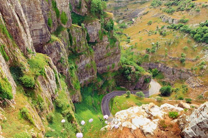 Glastonbury and Cheddar Gorge Guided Day Tour from London - Getting out of London: Earl’s Court, 8:15 am, and mini-coach comfort