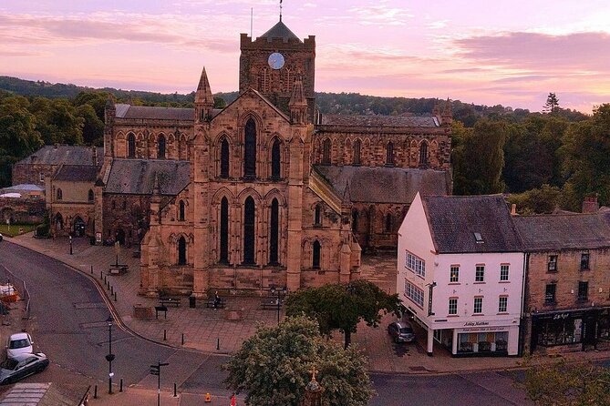 Gruesome Tour of Hexham - Hexham Abbey Stops: Bloodiest Days and Photo Time