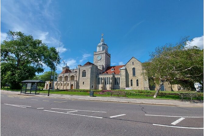 Guided Walking Tour of Portsmouth - Two cathedrals: the quieter emotional side of Portsmouth