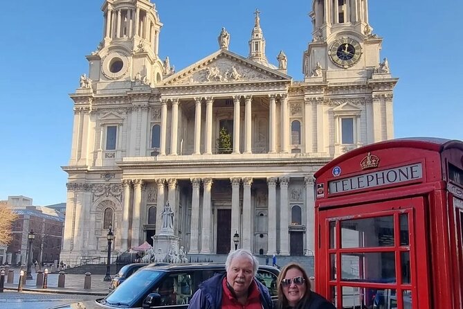Half Day Big Sightseeing Tour of London - Abbey Road Studios and the Zebra Crossing: A Music Stop With Real Energy
