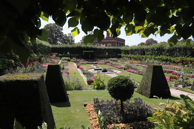 Hampton Court Guided Tour. Full day Access & High Tea - Who This Hampton Court Tour Suits Best