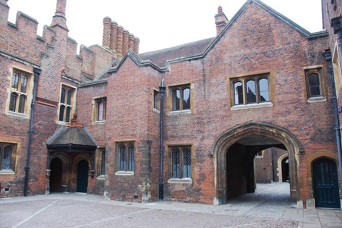 Hampton Court Palace Private Tour - Secrets of Henry VIII - Getting there and getting in, without last-minute stress