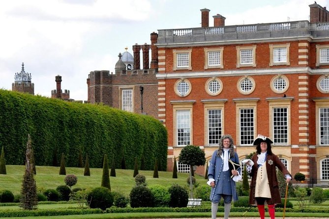 Hampton Court Palace Private Tour - Secrets of Henry VIII - Price and value: $250.01 per group, up to 10