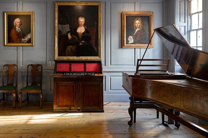 Handel Hendrix House General Admission - Hendrix-era items to look for, from guitars to effects