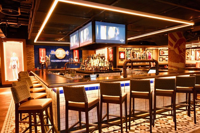 Hard Rock Cafe Piccadilly Circus with Set Menu for Lunch or Dinner - Who this is best for (and who should skip it)