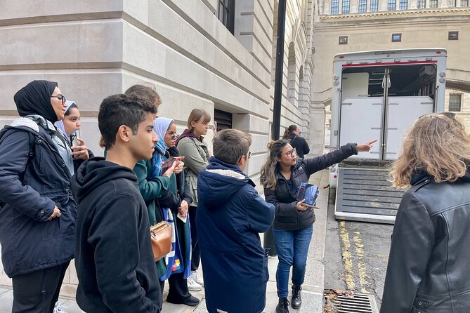 Harry Potter's Magical London: A Trusted Tour Since 2009 - Trafalgar Square, Scotland Yard, and the Globe Theatre links