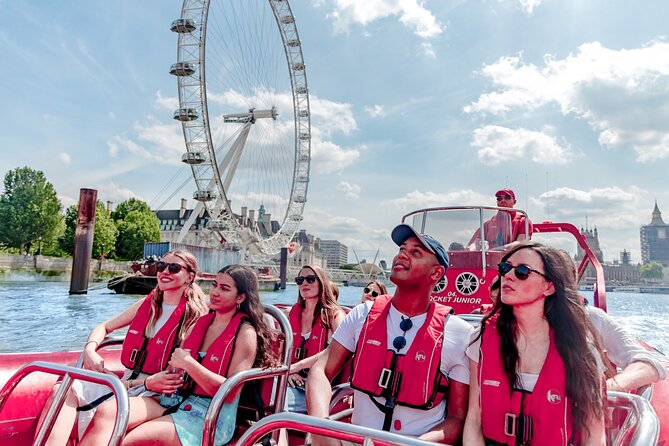 High-Speed Thames River Speedboat in London - Shakespeare’s Globe and the Central Thames Glide