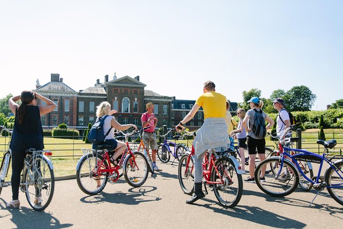 Highlights of Royal London Bike Tour including Hyde Park - What the guides bring to the ride (and why it matters)