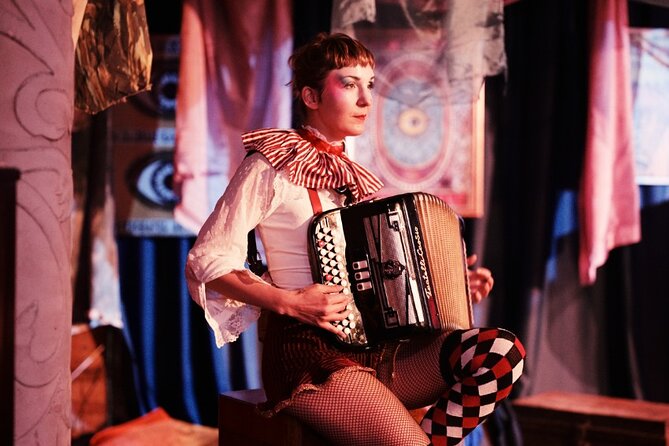 Immersive Magic Experience with Craft Cocktails in London - Where the night starts: Dieter’s Bar and pre-show magic