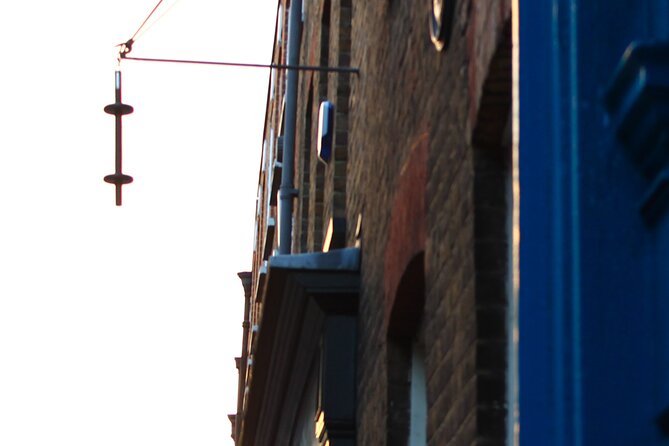 Jack the Ripper - What About the Women? - Getting there: Aldgate meeting point and small-group comfort