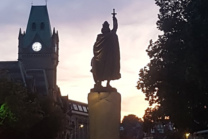 Journey Through Winchester's Past - A 2-hour Winchester walk that makes the city readable