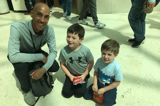Kid-Friendly Private British Museum Highlights and Walk to Covent Garden London - Ending at Trafalgar Square: a simple finish with real London payoff