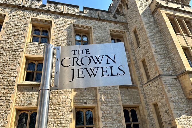 Kid-Friendly Tour: Tower of London and Tower Bridge Entry - Blue Badge guide storytelling that keeps kids in the loop