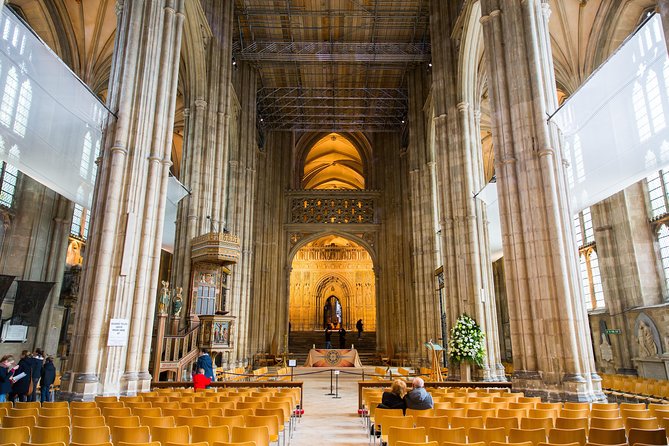 Leeds Castle, Cliffs of Dover and Canterbury Day Trip from London with Guided Cathedral Tour - Pacing, Food, and Staying Comfortable on a Jam-Packed Coach Day