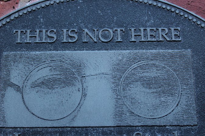 Liverpool Beatles Shared Cab Tour - Eleanor Rigby tombstone in the churchyard stop