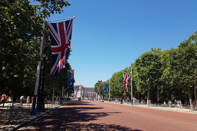 London 30 Top Sights with Fun Local Guide - Parliament Square and Westminster Abbey: Big Ben close, then the crown history