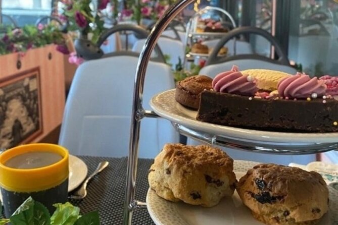 London Afternoon Tea Bus and Panoramic Tour on Lower Deck - Drinks and the ID rule