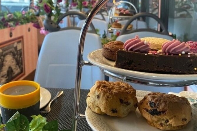 London Afternoon Tea Bus with Panoramic Tour - Charing Cross and Trafalgar Square, Where a Quick Pass Still Works