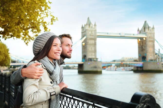 London Best of the City Fully Customized Guided Private Tour - Tower of London and Thames River: iconic photos with the right context