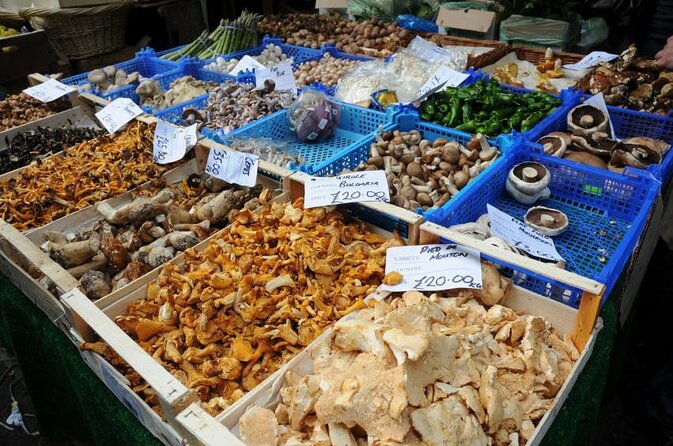 London Bridge & Borough Market Food Tour with 7 Authentic Dishes - The pub-style cheese break: grapes, fig cake, chutney, and tea-ready flavors