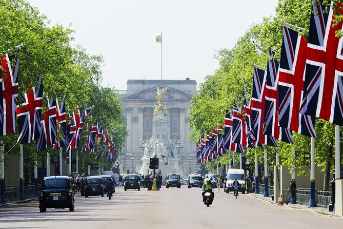 London: Buckingham Palace & Big Ben (& Westminster Abbey entry) - A Half-Day Westminster Walk With Abbey Entry Included
