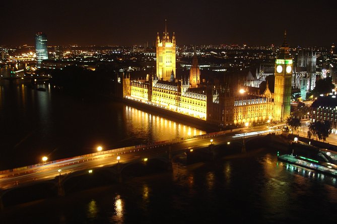 London by Night Bus Tour with Christmas Lights and Live Guide - Fortnum and Mason’s red advent calendar look