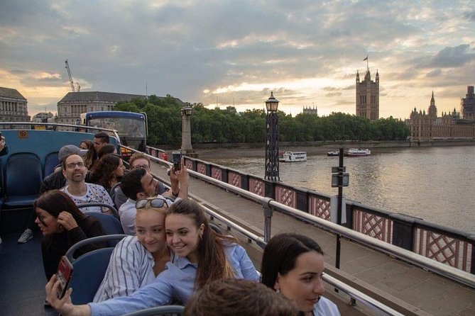 London by Night Sightseeing Open Top Bus Tour with Live Guide - Westminster Abbey area views: Gothic gets dramatic at night