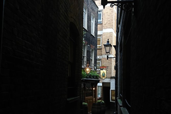 London Christmas Carol & Charles Dickens Small Group Walking Tour - George and Vulture: where Pickwick club meetings and Hellfire-adjacent energy meet