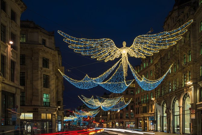 London Christmas Eve Illuminations Guided Tour by Night - Westminster Abbey and the Gothic Master Work at Night