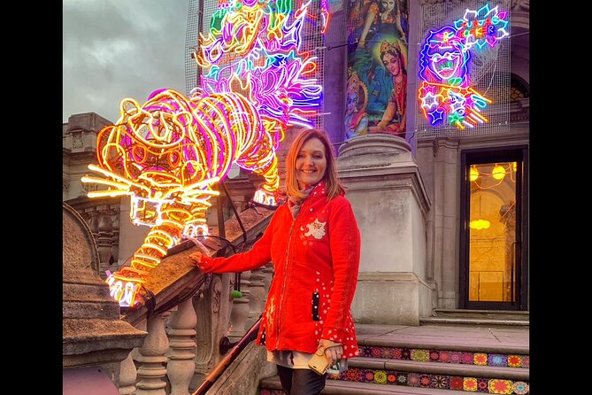 London Christmas Lights Guided Tour by Cab - Westminster Abbey area: parliament sights plus quick landmark passes
