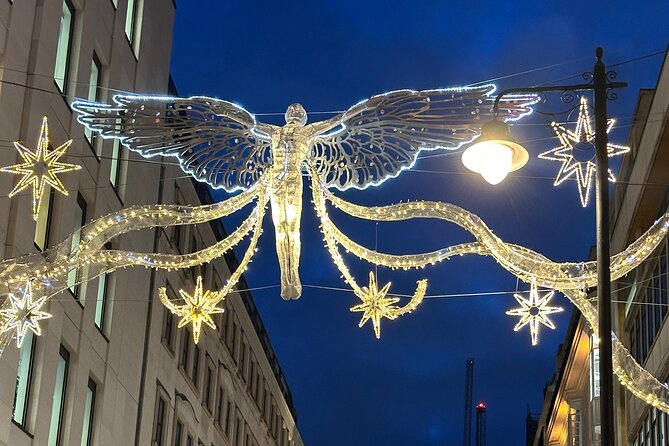 London Christmas Lights Guided Tour With Christmas Music - Christmas lights in London, with a silent-disco twist