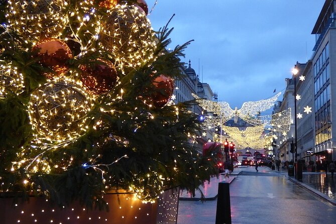 London Christmas Lights Guided Walking Tour - Trafalgar Square Christmas Tree: short stop, big payoff