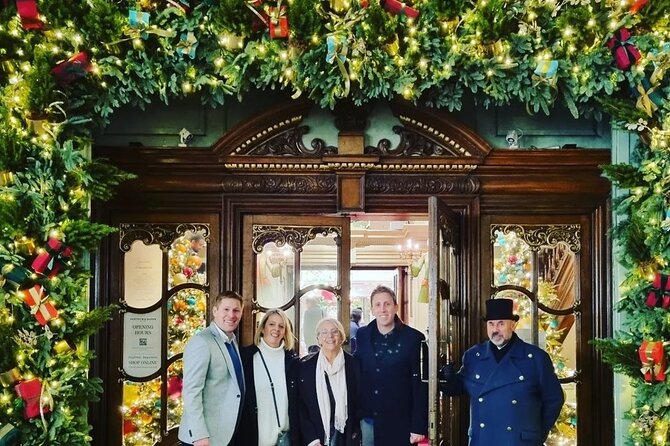 London Christmas Lights Private Guided Taxi Tour - Price and value for a private group (up to 6 people)