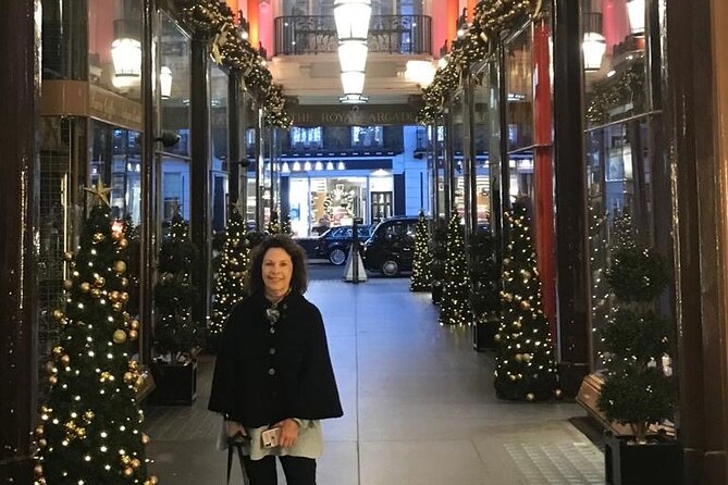 London Christmas Lights Private Tour by Traditional Black Cab - Comfort Plus Warmth: Why The Cab Beats A Crowded Bus